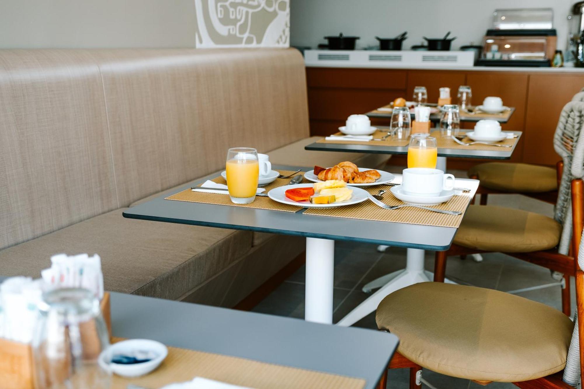 Niu Beach Hotel モーレア島 エクステリア 写真