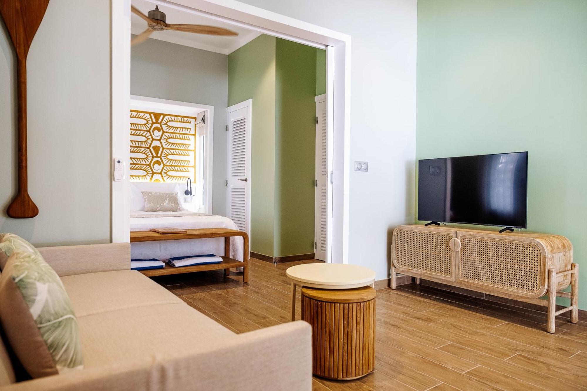 Niu Beach Hotel モーレア島 エクステリア 写真